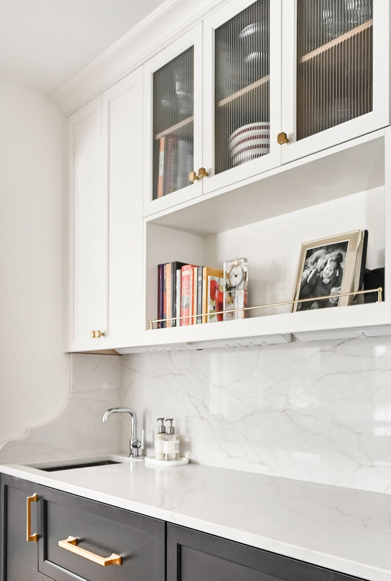 gallery rail for books